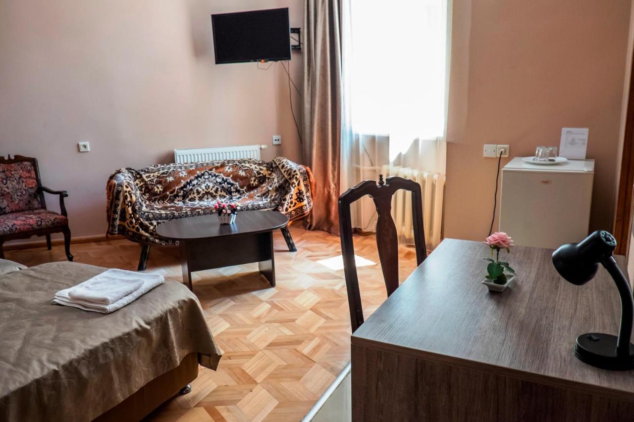 Georgian House Hotel